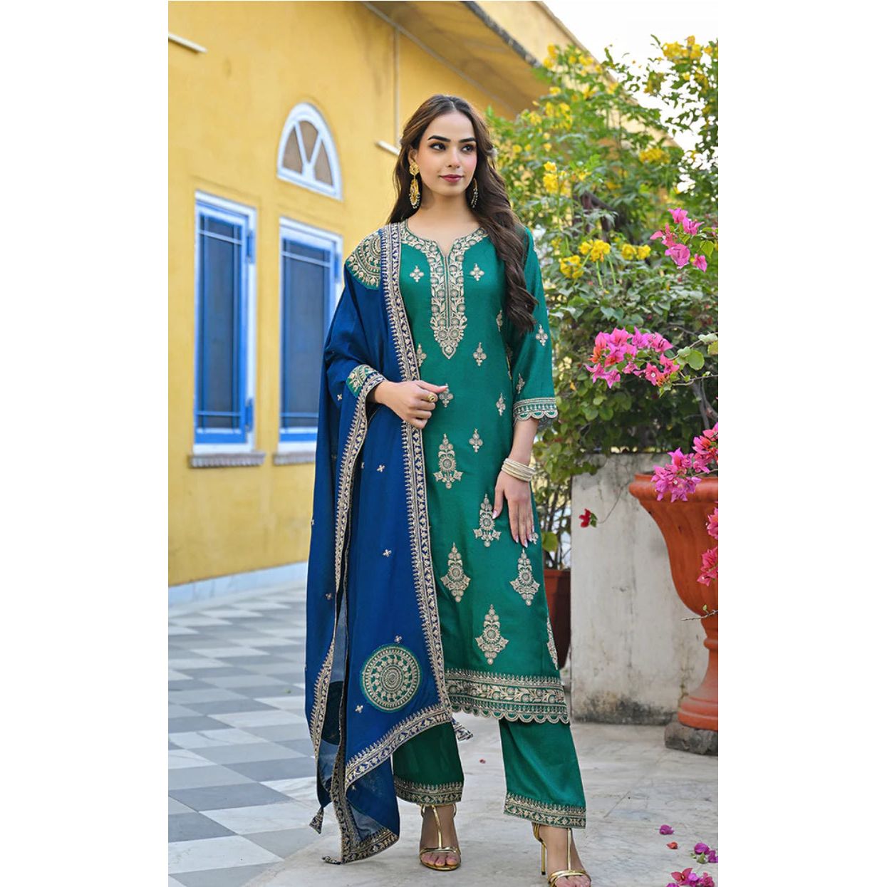 Green Silk Blend Solid Embroidered Straight Suit Set