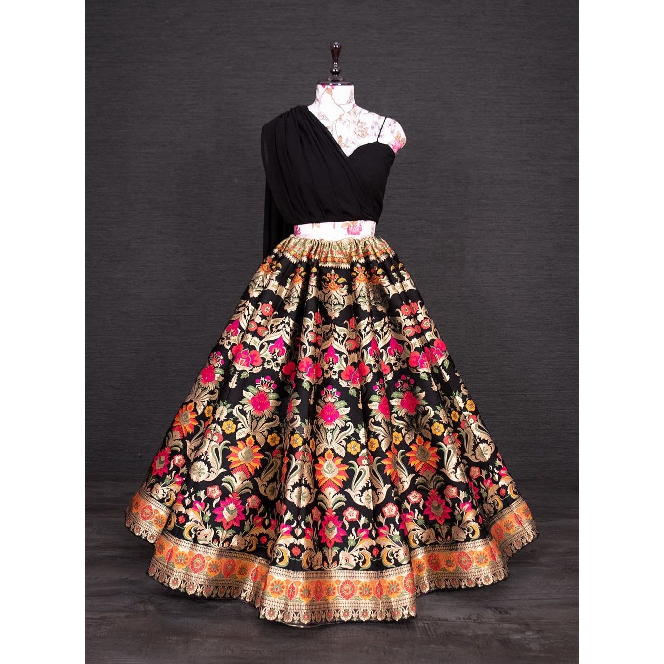 Banarasi Co-ord Set Lehenga – Black