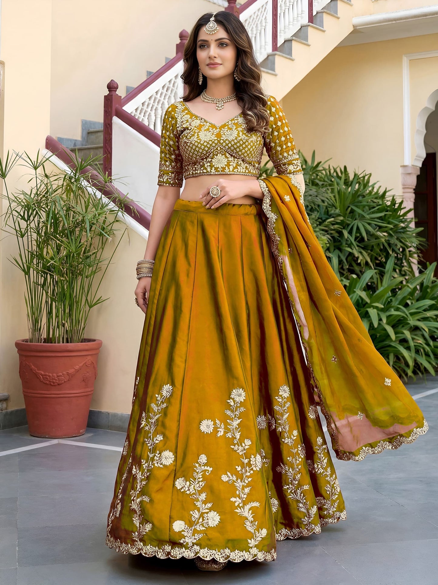 Lehenga Choli : Ready to wear
