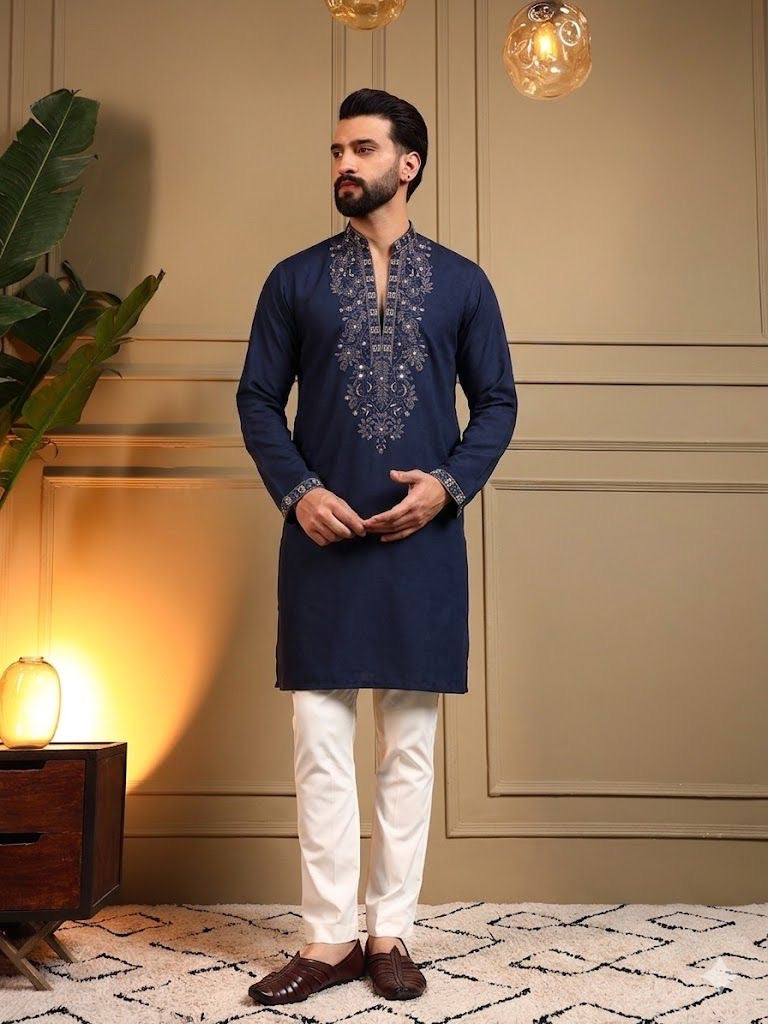 Men's Embroidered Kurta Pyjama Set