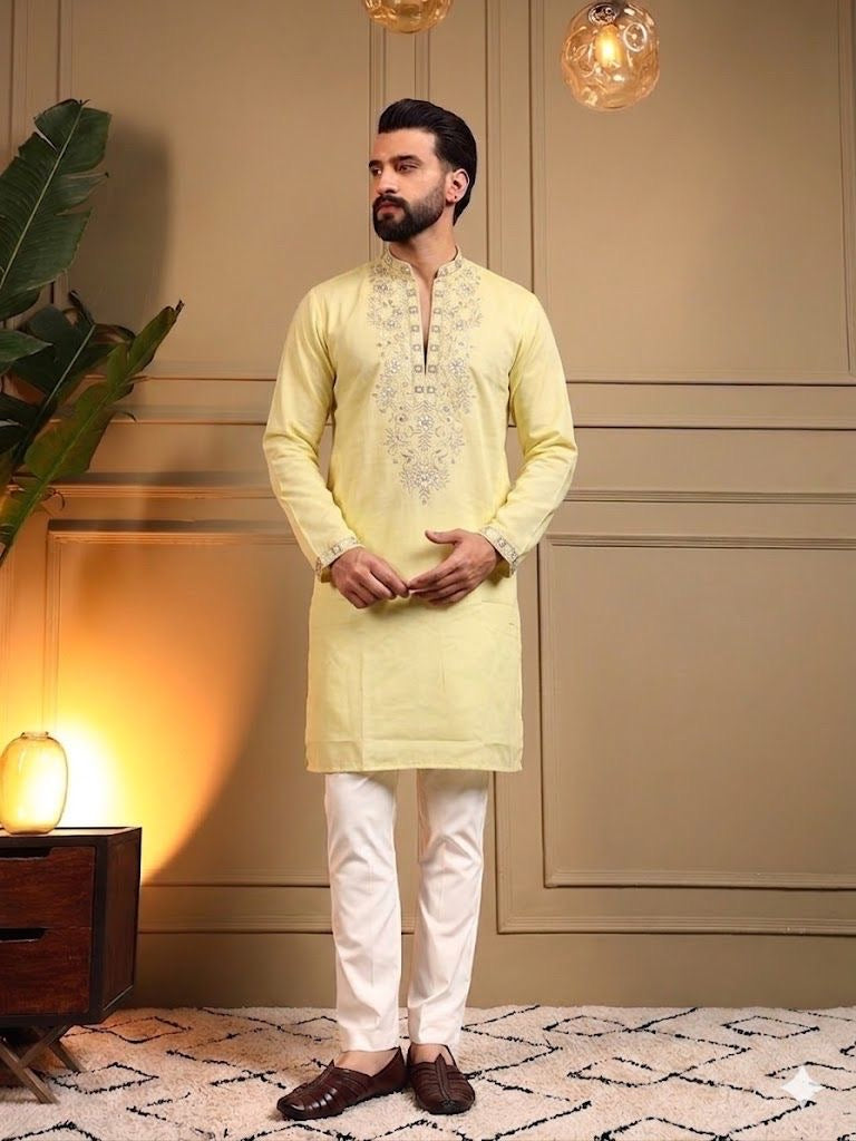Men's Embroidered Kurta Pyjama Set