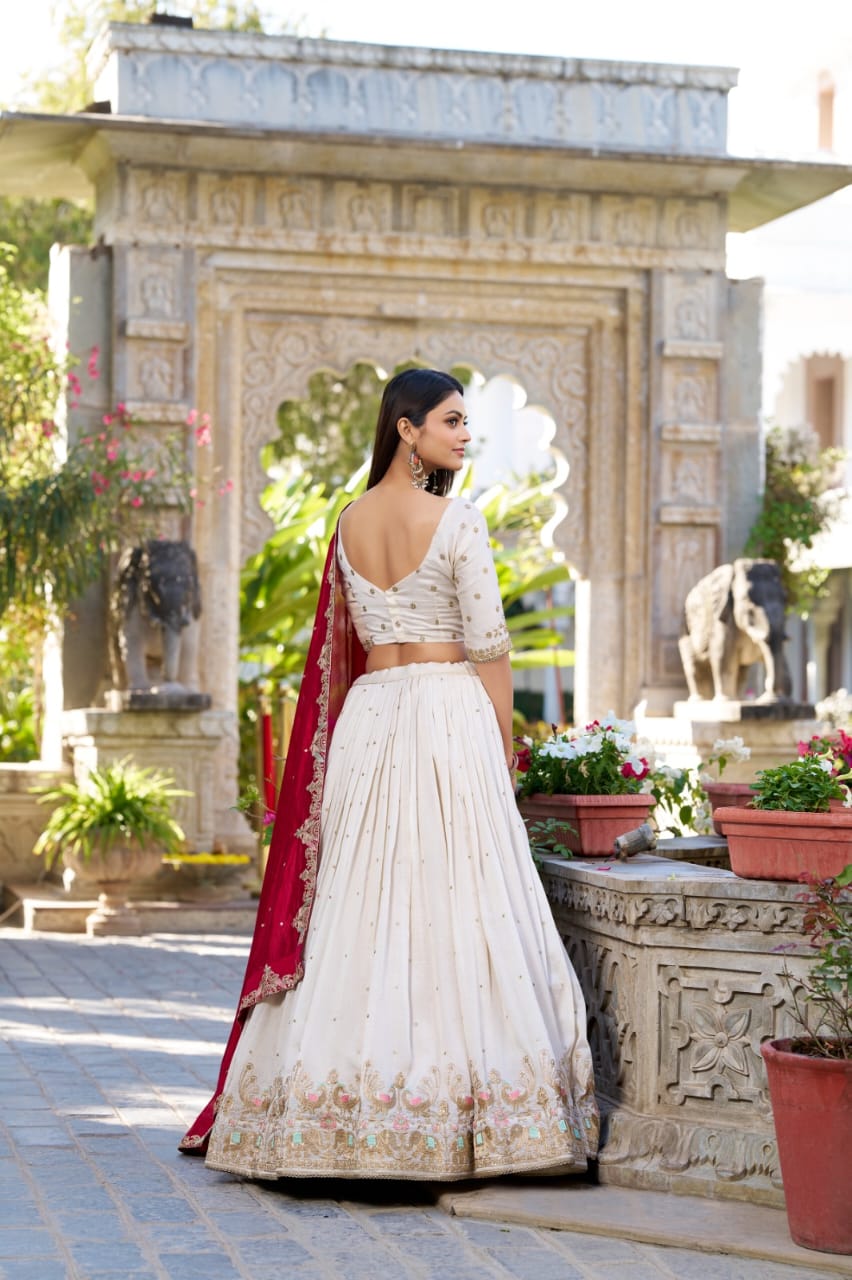 Lehenga Choli Set : White