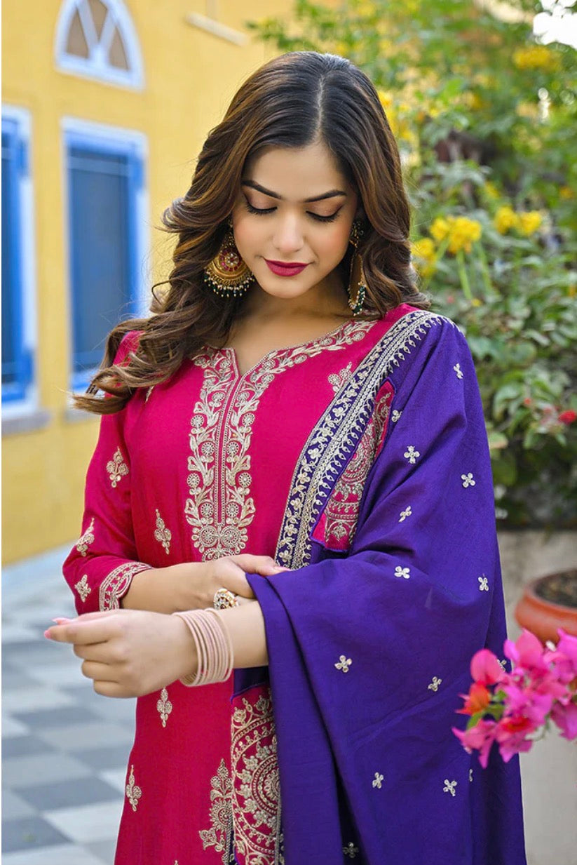 Pink Silk Blend Solid Embroidered Kurta Set