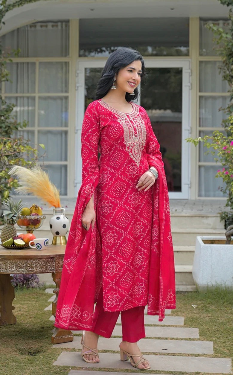 Red Silk Blend Bandhani Kurta Trousers With Dupatta