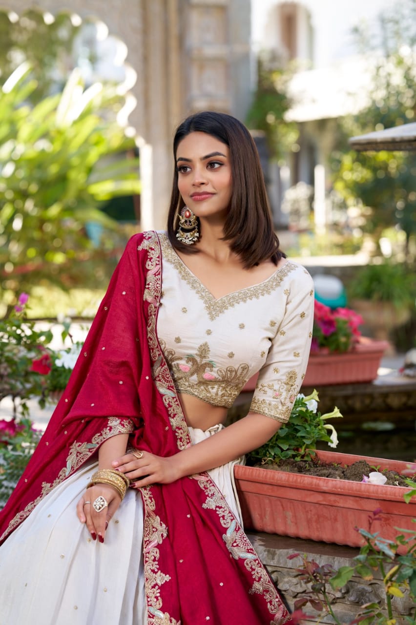 Lehenga Choli Set : White