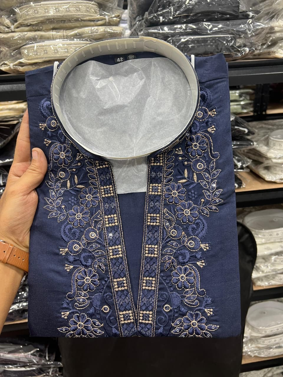 Men's Embroidered Kurta Pyjama Set