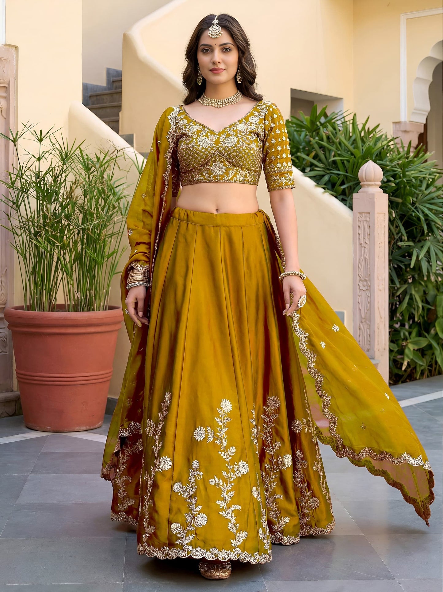 Lehenga Choli : Ready to wear