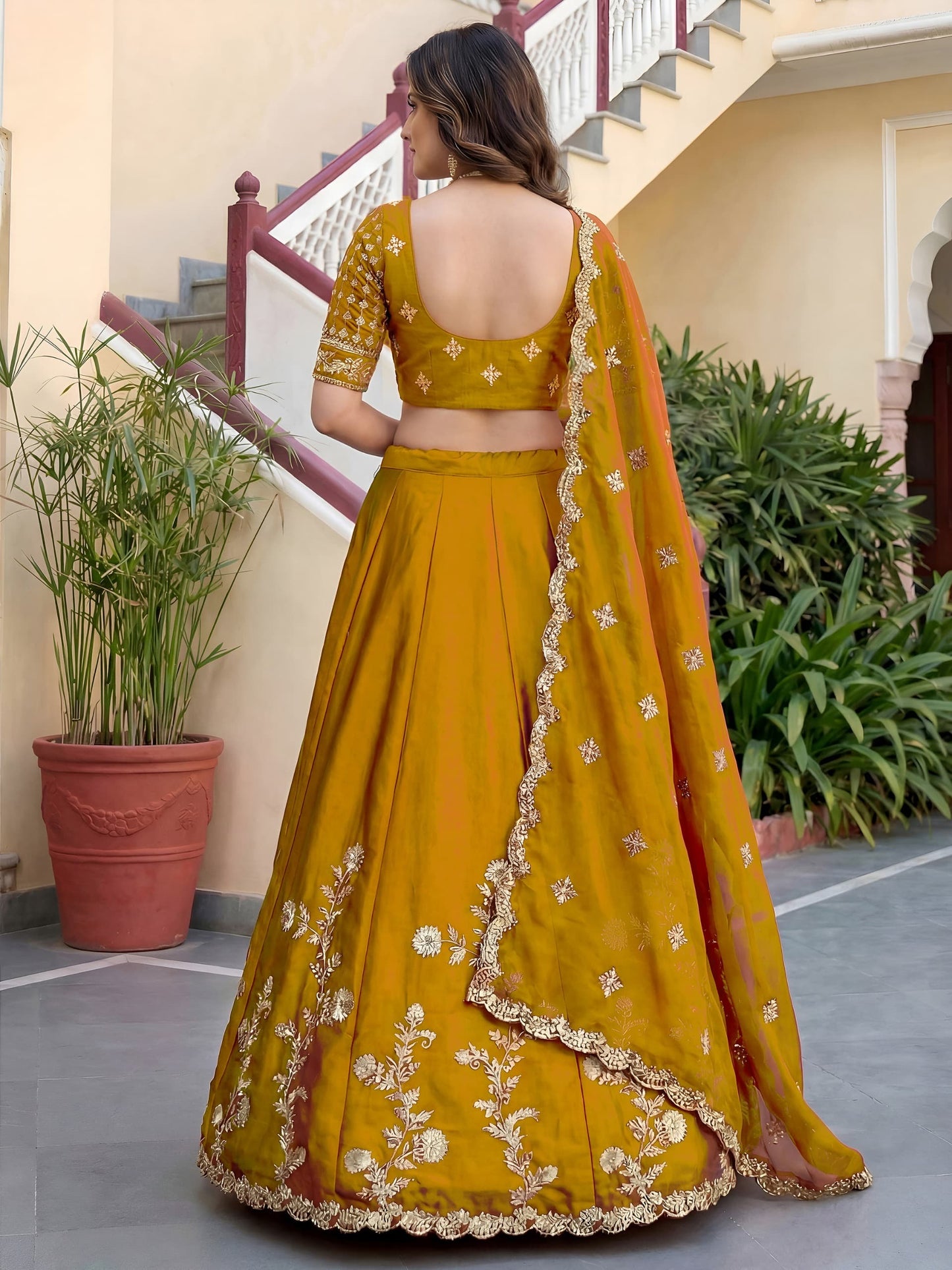 Lehenga Choli : Ready to wear