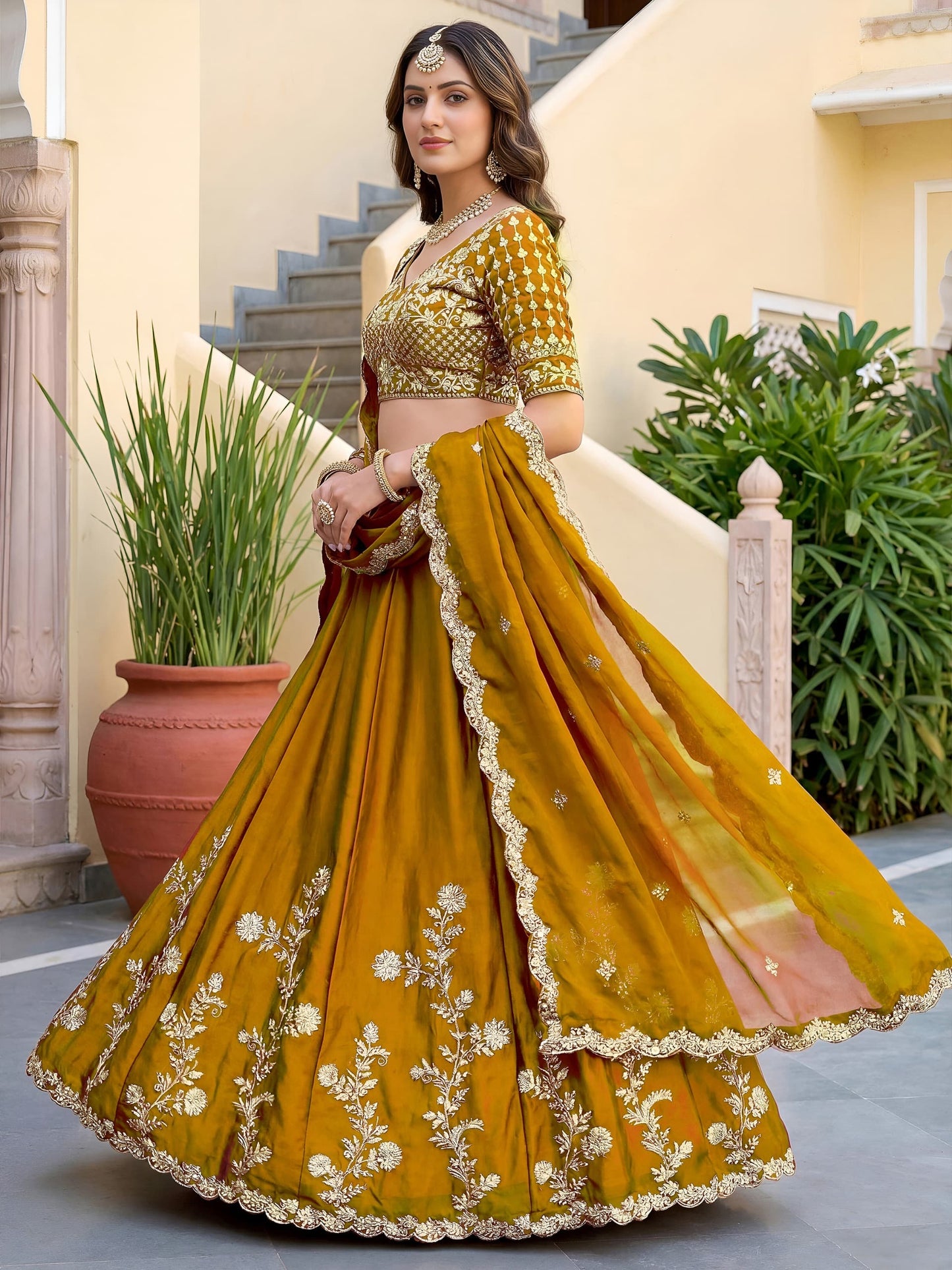 Lehenga Choli : Ready to wear
