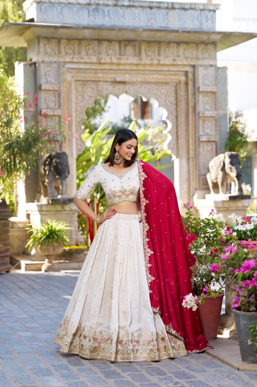 Lehenga Choli Set : White