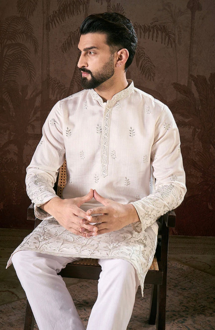 White Silk Blend Floral Embroidered Straight Kurta